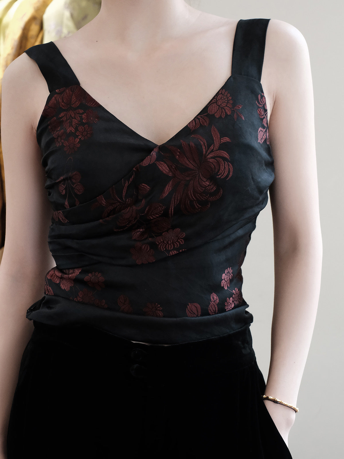 Republic of China silk distressed fabric vest