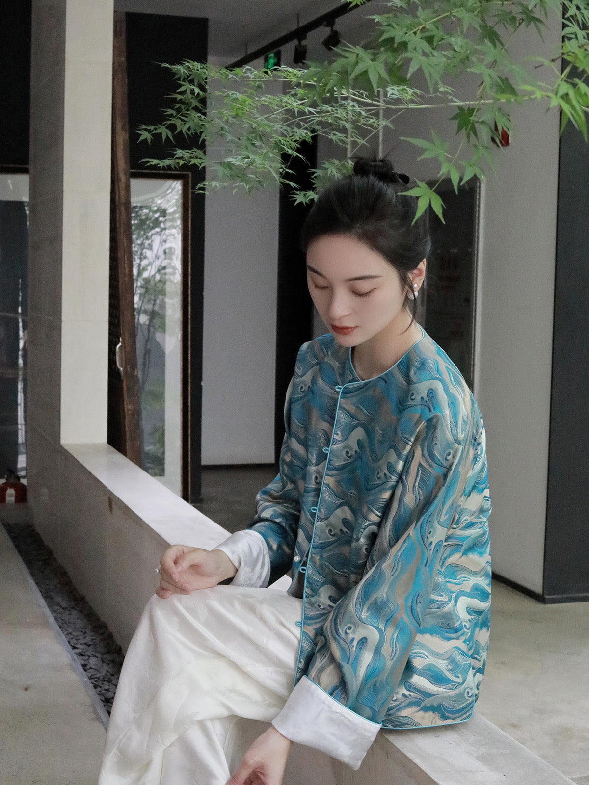 Wavy Heavy Satin Song Brocade Jacket