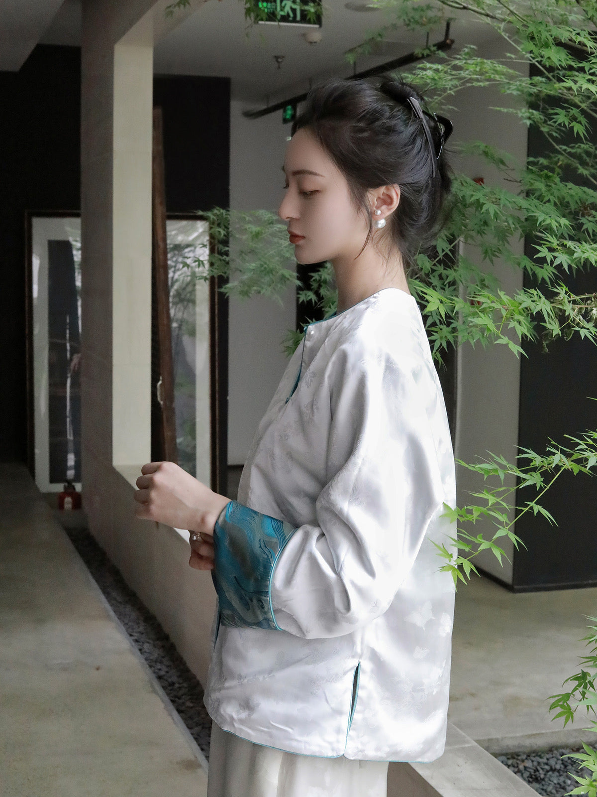 Wavy Heavy Satin Song Brocade Jacket