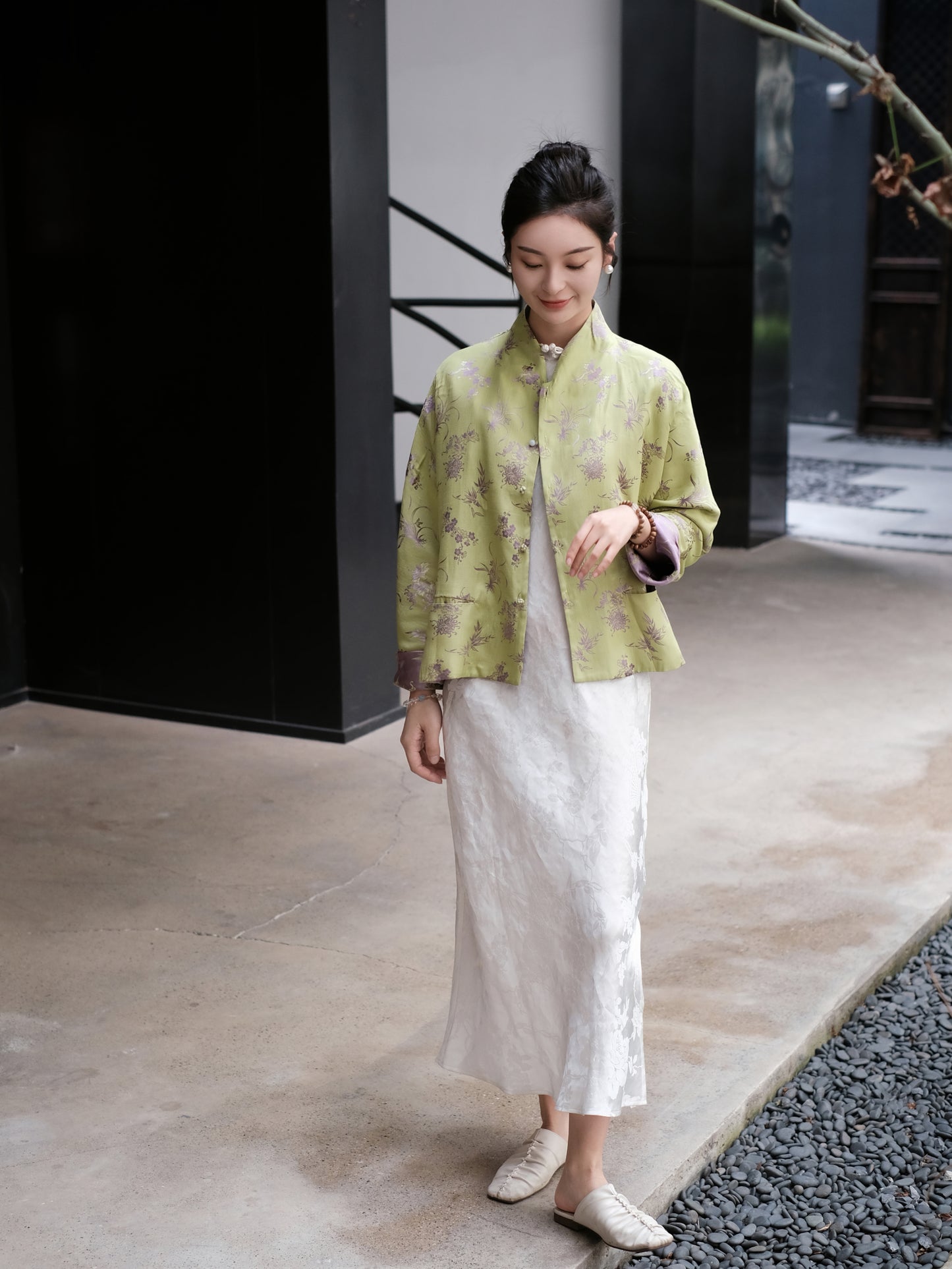 Silk Jacquard Classic Floral Jacket——— reversible
