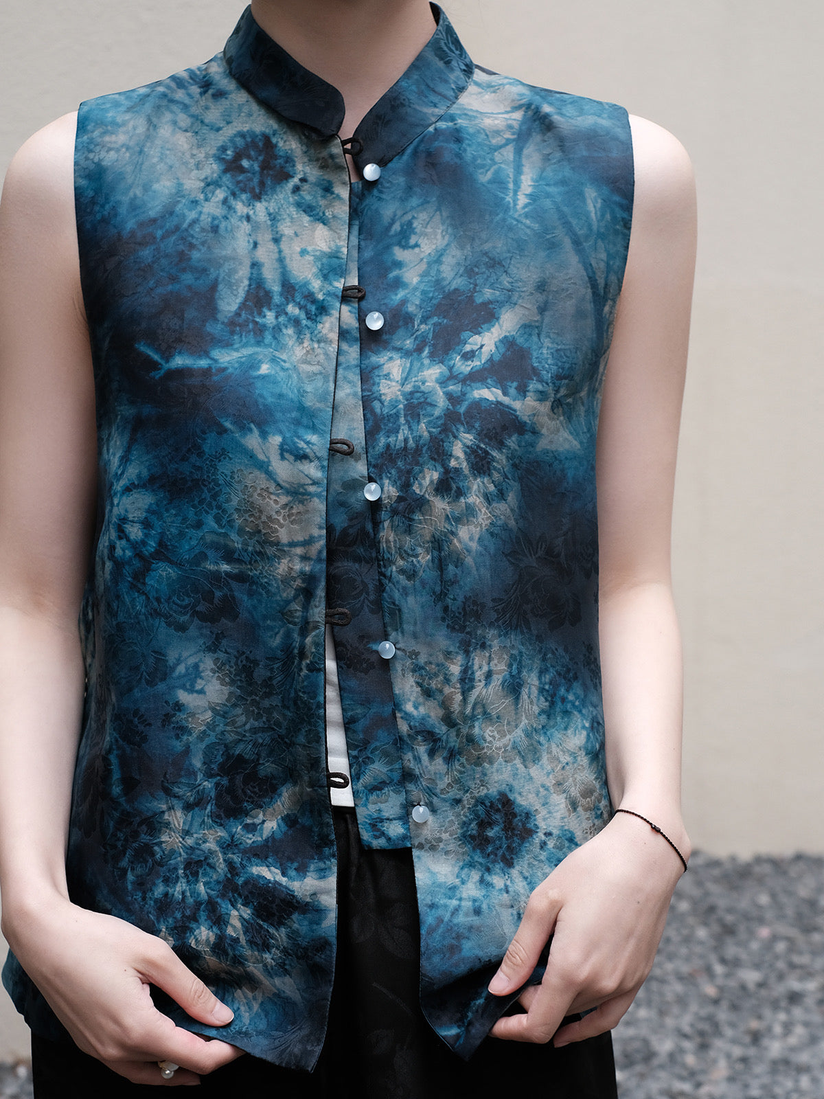 Blue and white porcelain reversible tie-dye vest