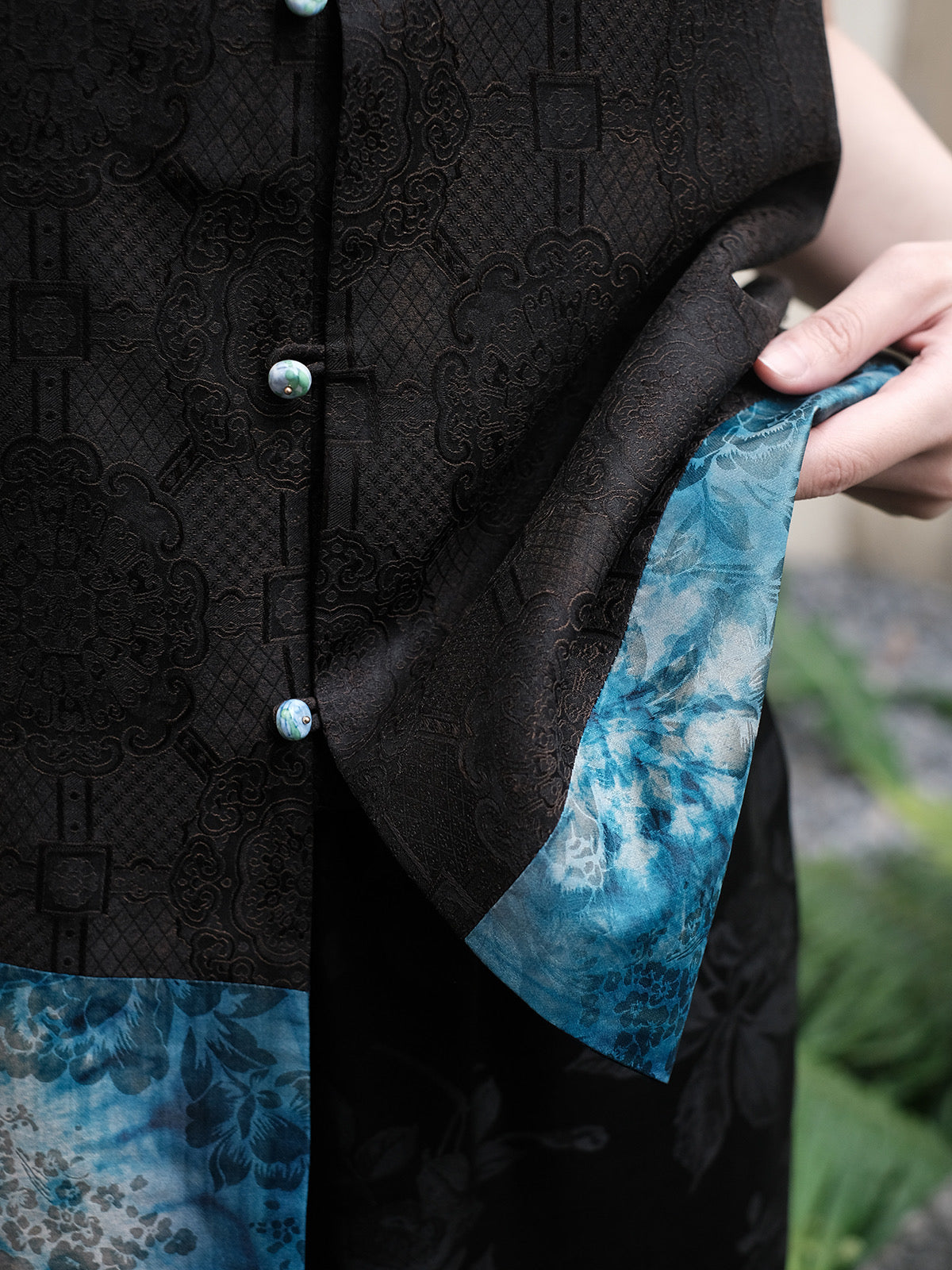 Blue and white porcelain reversible tie-dye vest