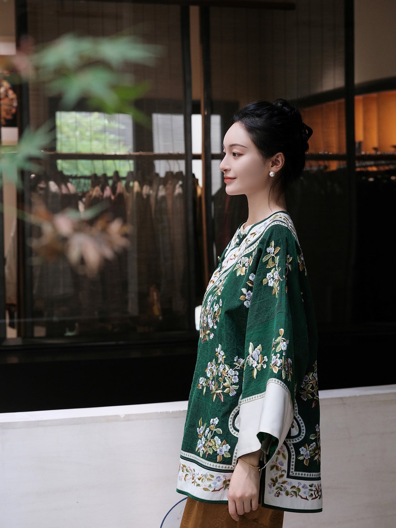 Heavy floral embroidery       Haute couture