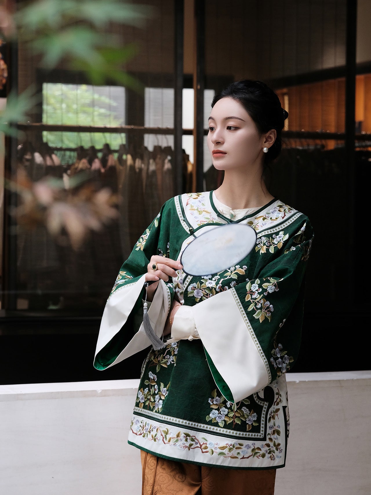 Heavy floral embroidery       Haute couture