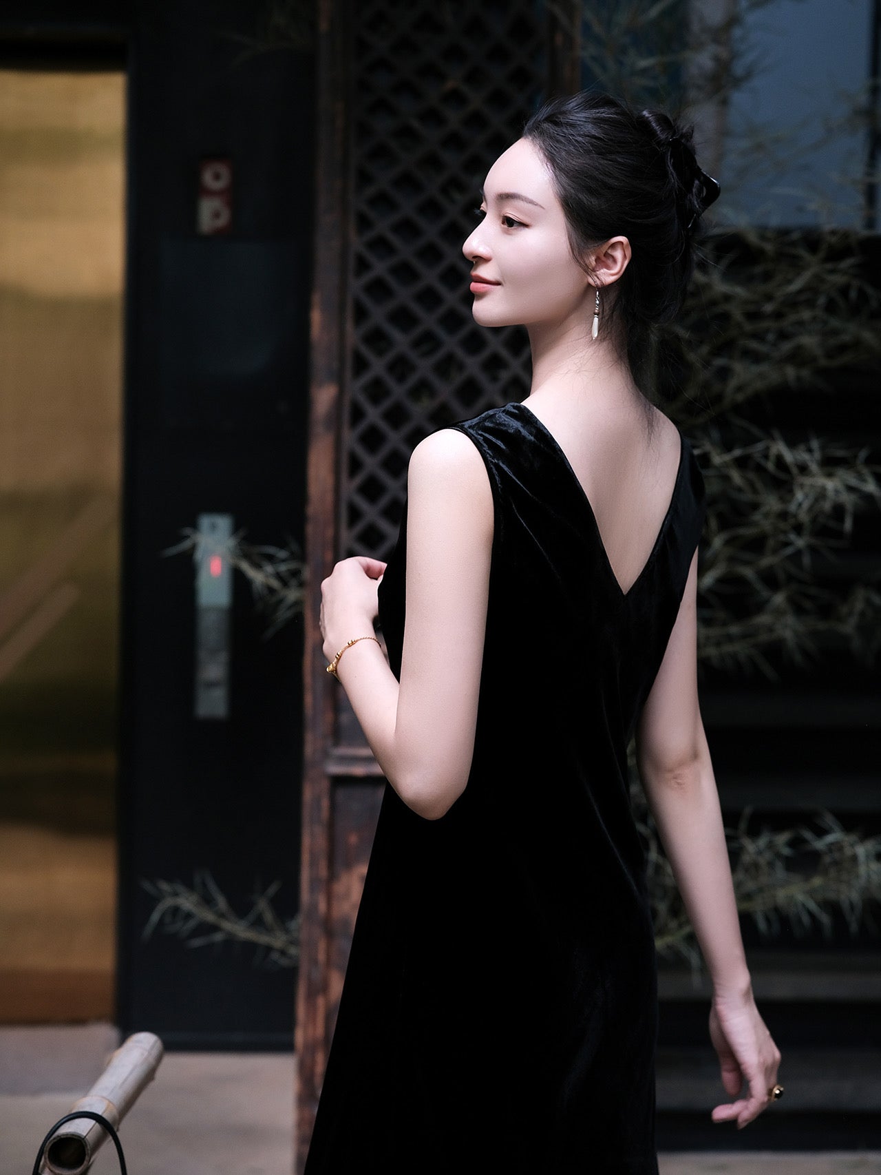 Black velvet double v-neck long skirt
