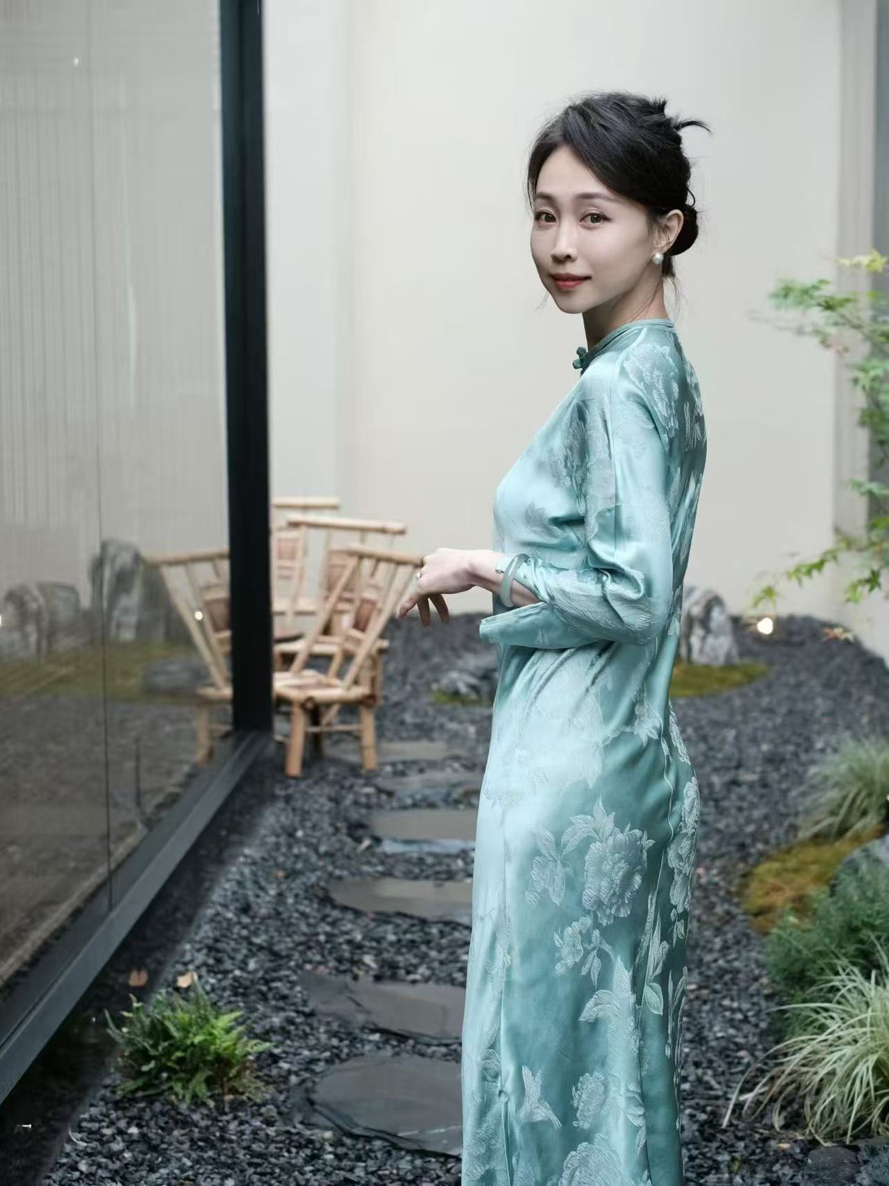 Blue Lotus Flower Silk Cheongsam