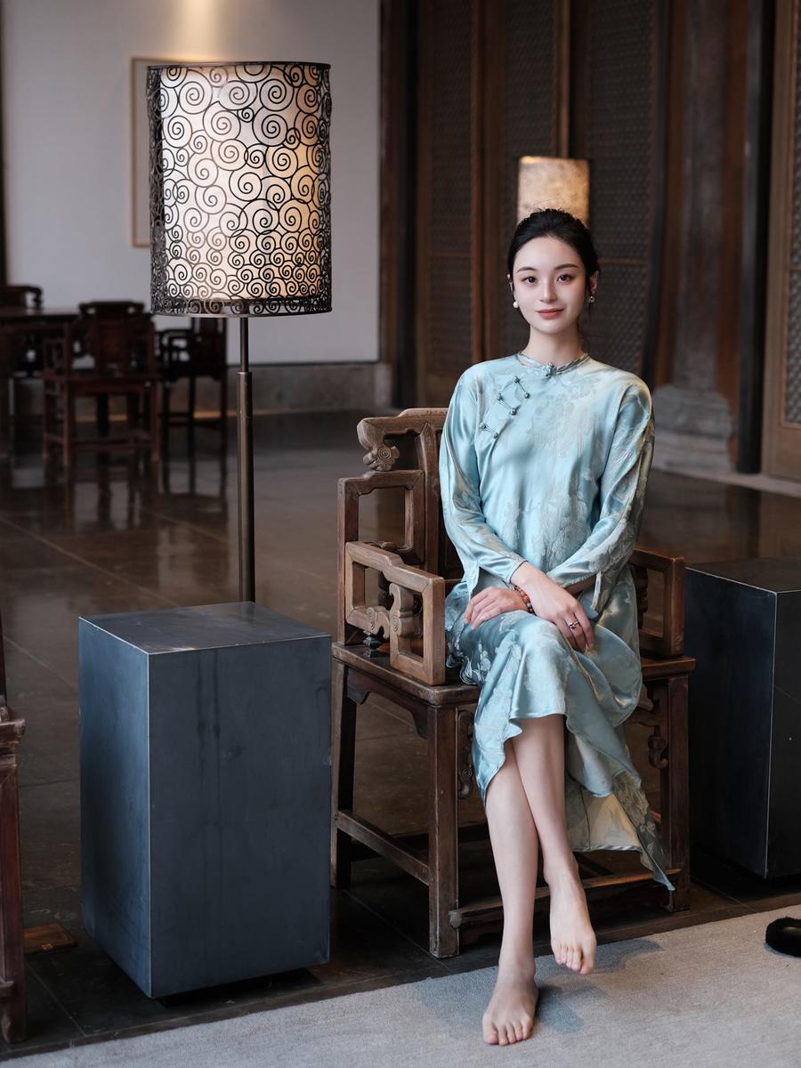 Blue Lotus Flower Silk Cheongsam