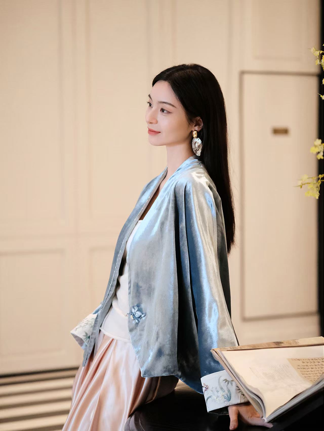 Grey-Blue Velvet Hand-Pushed Embroidery Jacket