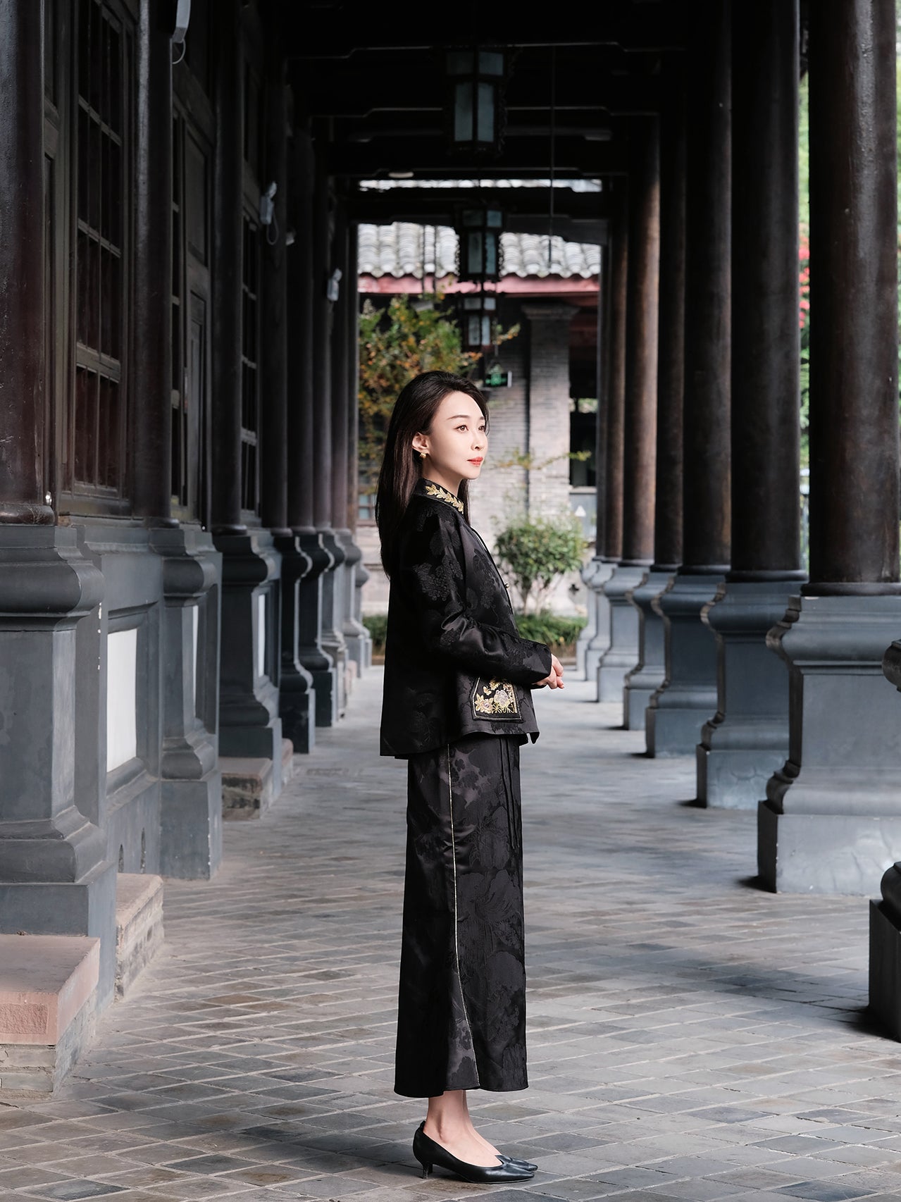 Cinnabar-Black Embroidery Jacquard Top X Guo Pei