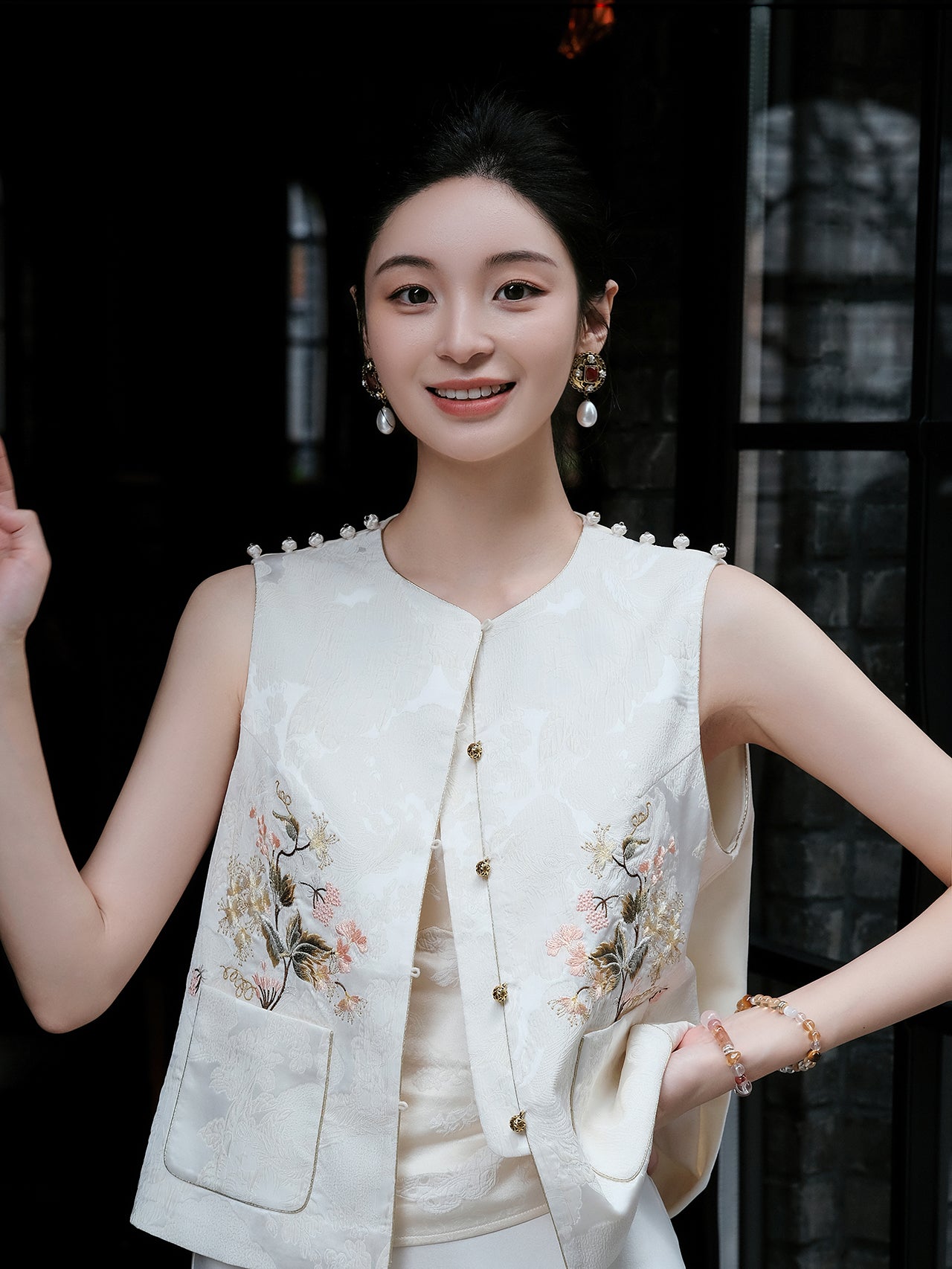 Jacquard-Patchwork Velvet Embroidery Vest  X  Guo Pei