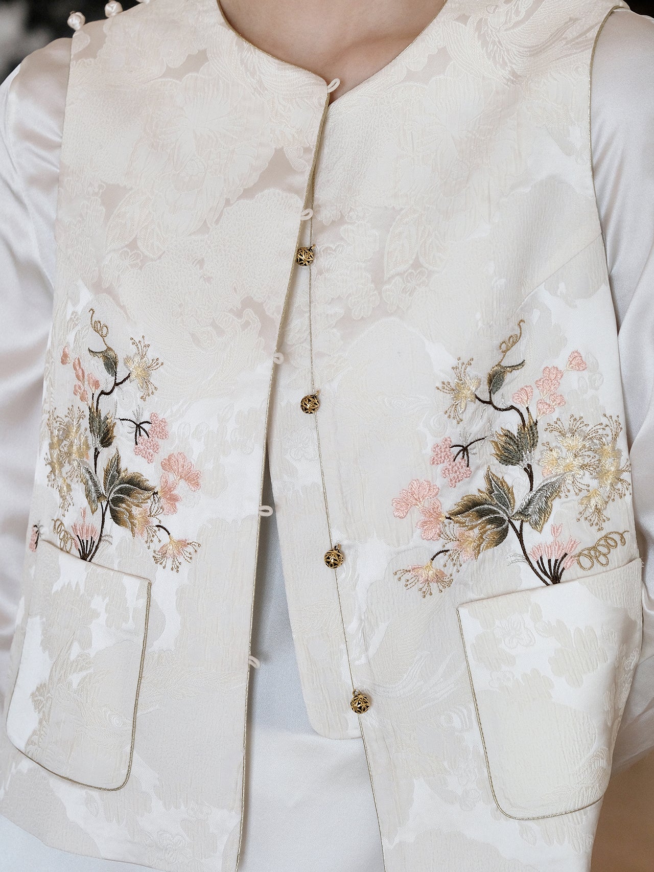 Jacquard-Patchwork Velvet Embroidery Vest  X  Guo Pei